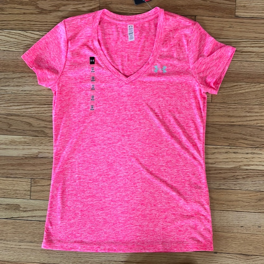 Host pick !!! Under armor Womens pink shirt  heat gear  Nwt